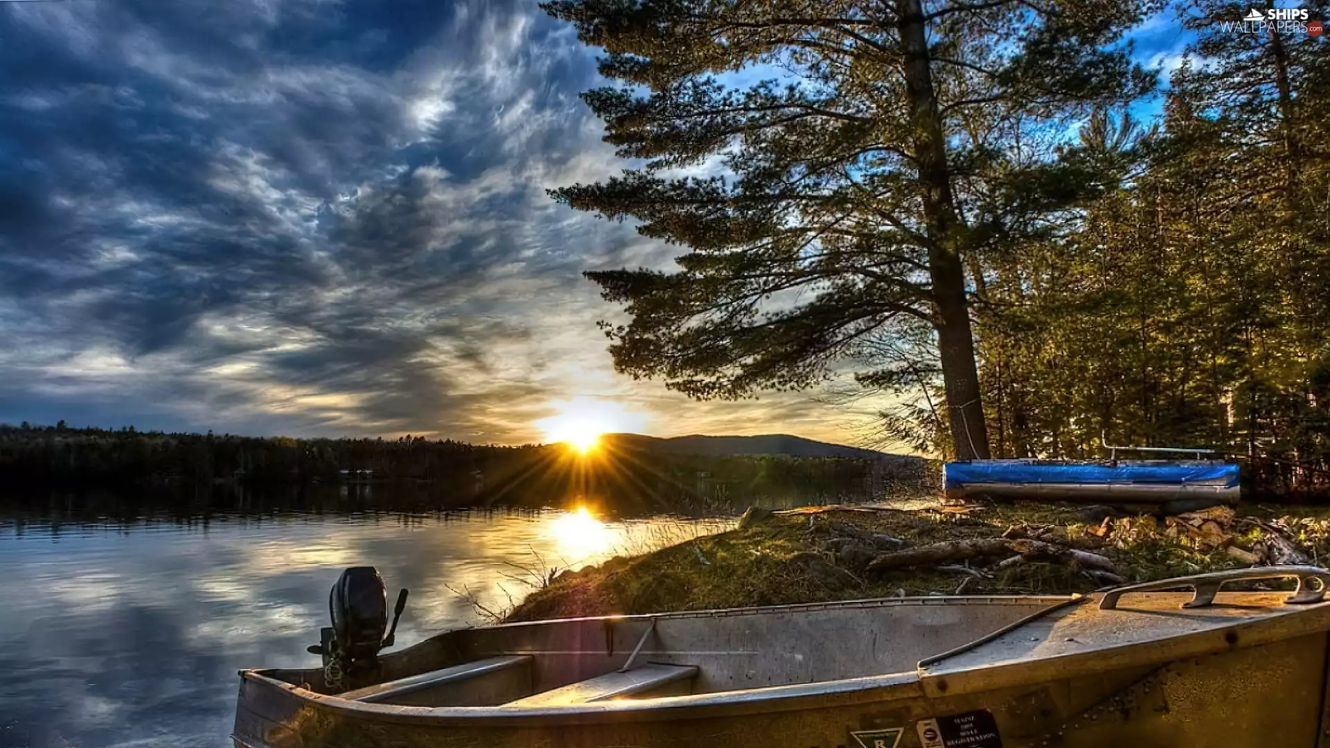 The setting, lake, bath-tub, sun