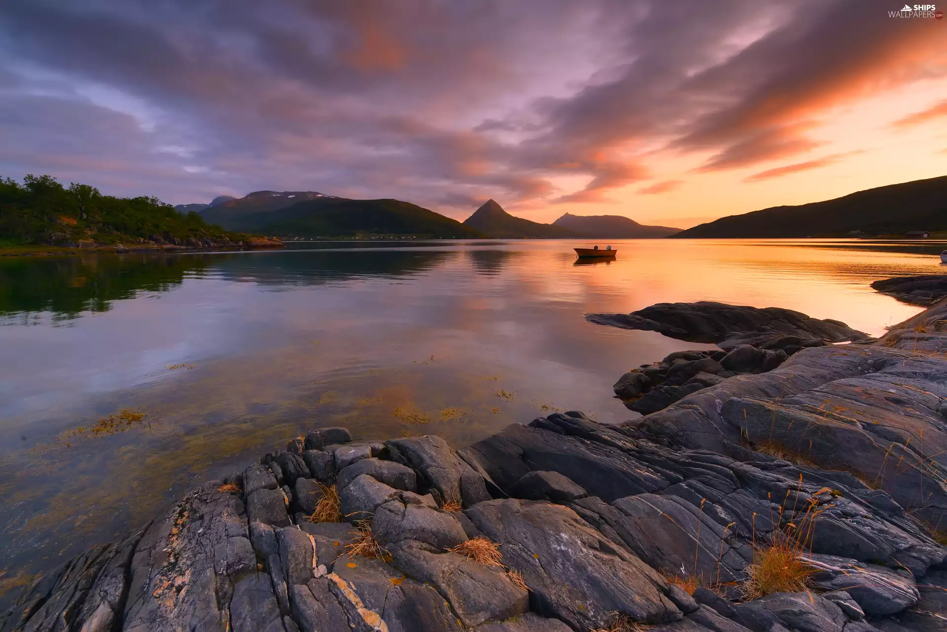 Sunrise, Boat, rocks, Mountains, lake