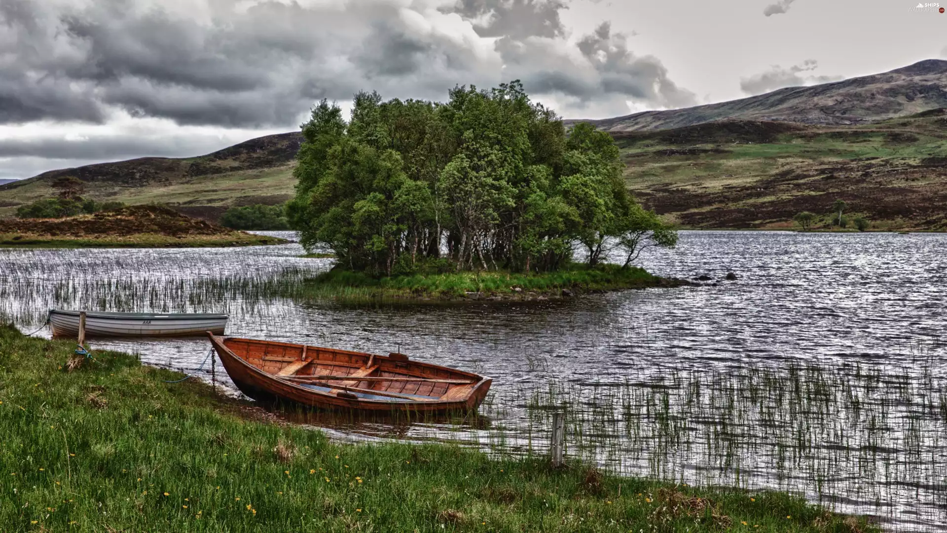 River, trees, viewes, Boats
