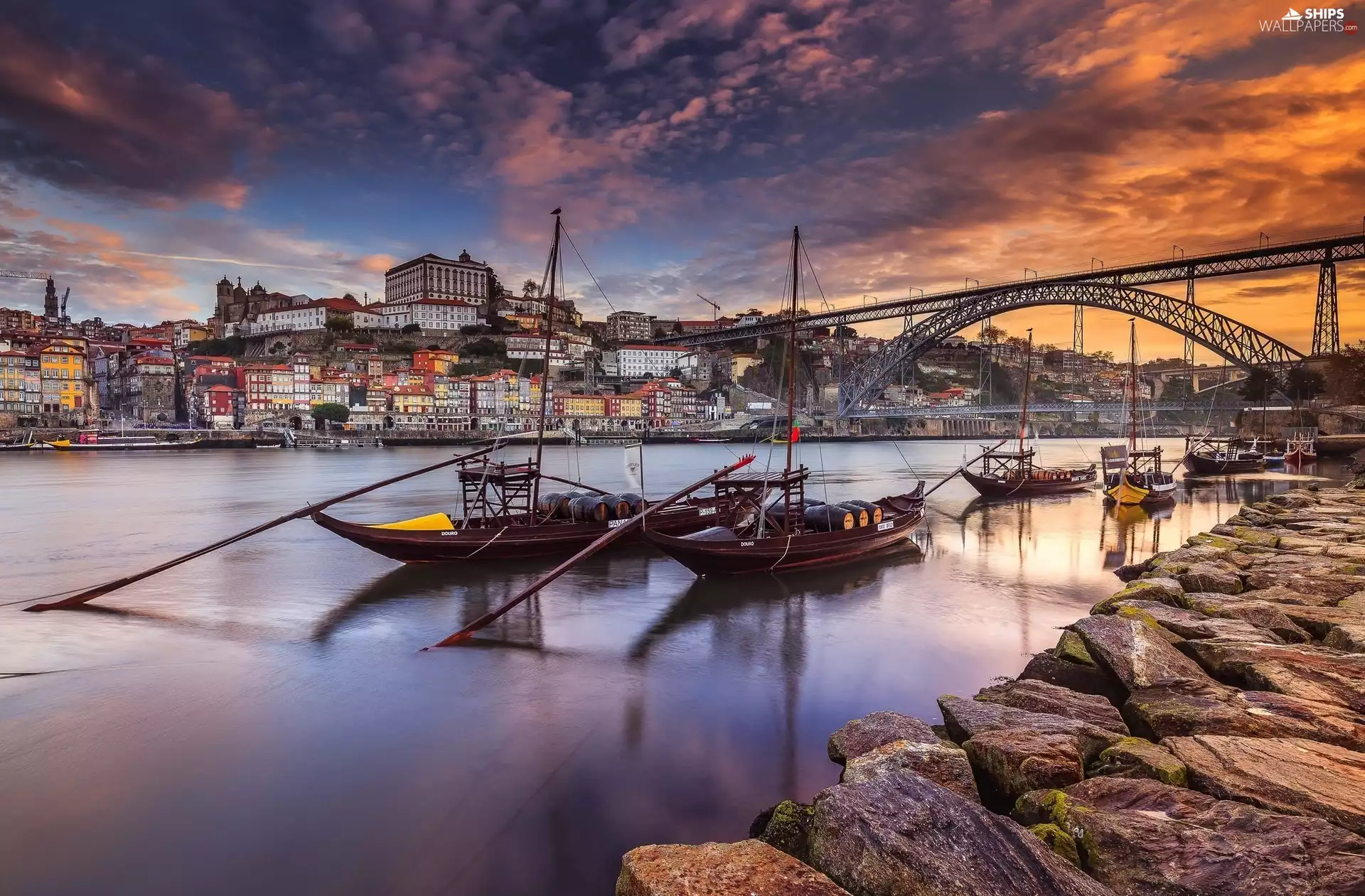 Bridge Ponte House Luís I, boats, Porto, Douro River, Portugal