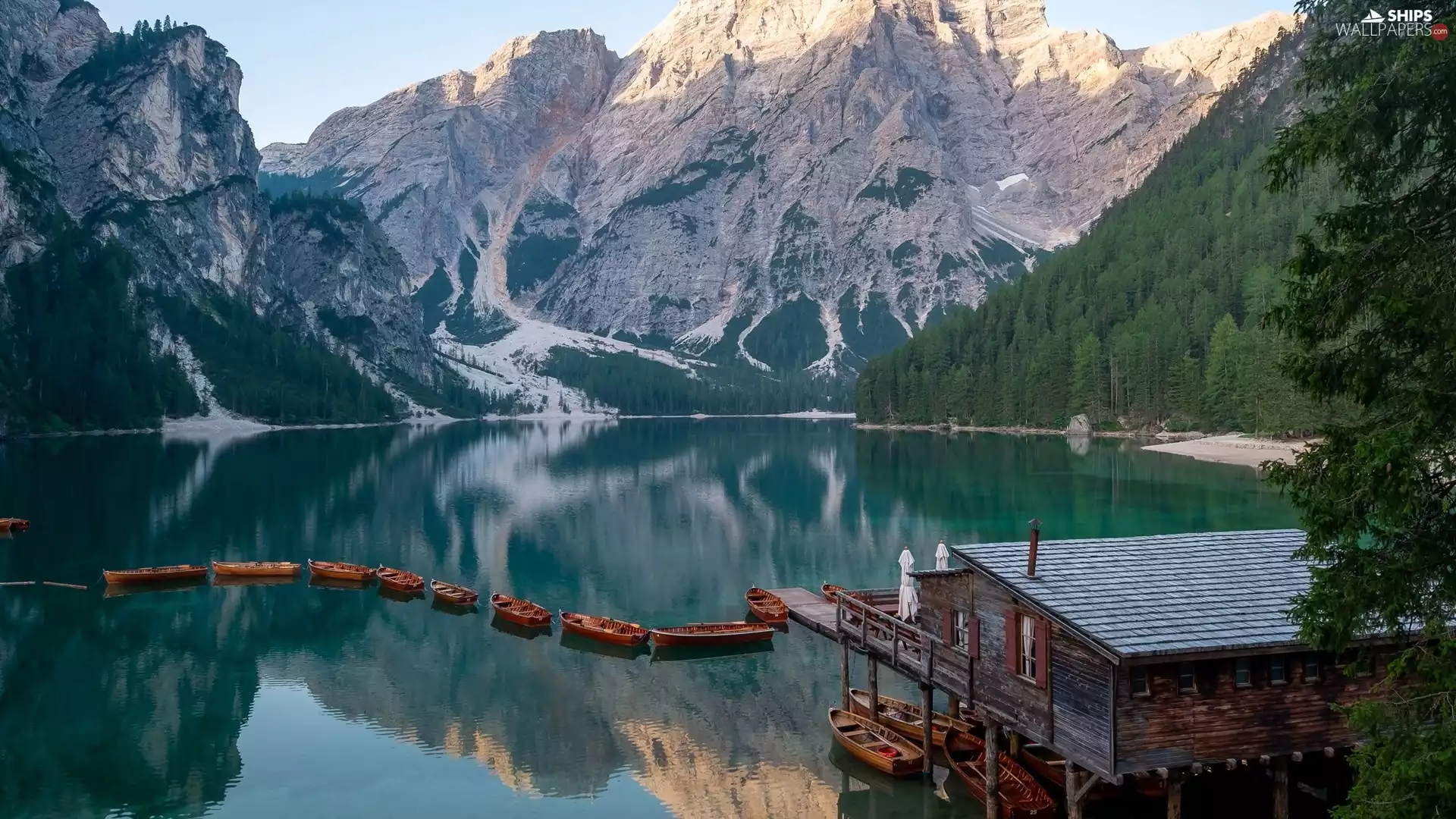 Pragser Wildsee Lake, South Tyrol, house, Dolomites Mountains, Italy, wooden, boats