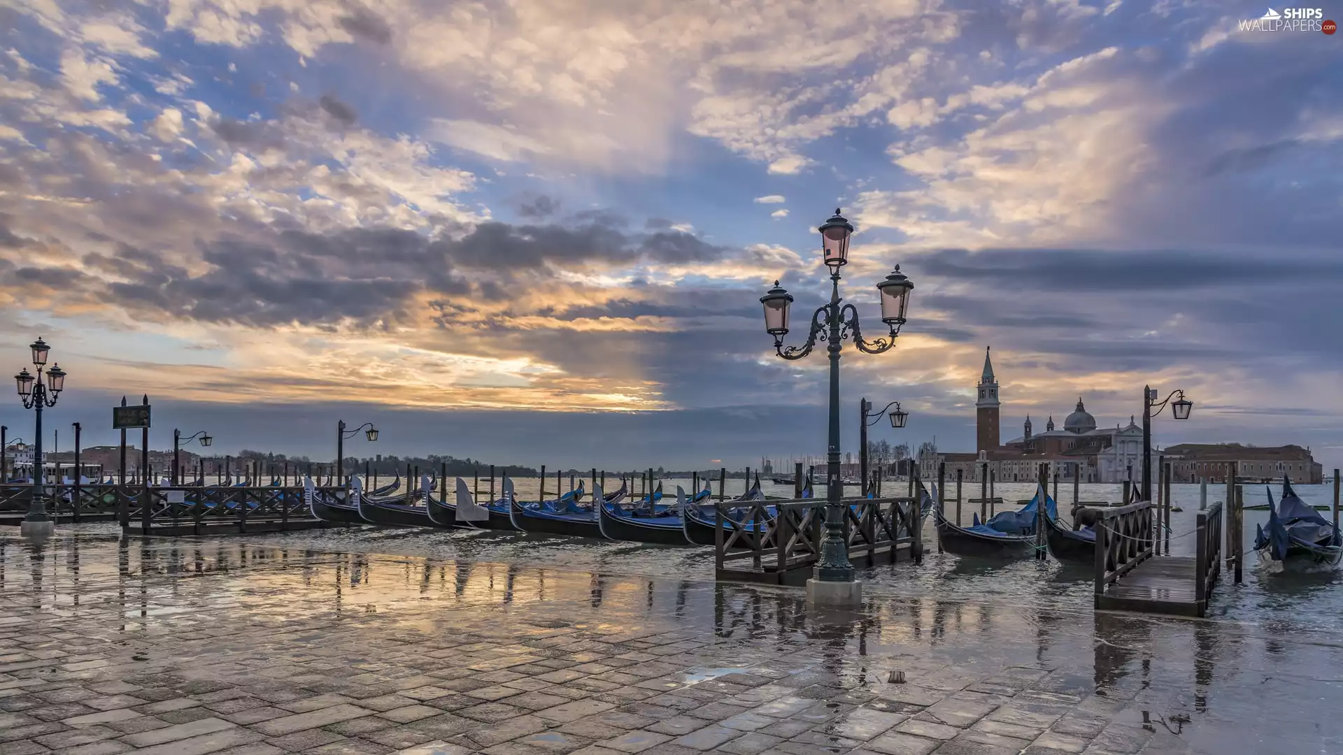 boulevard, lanterns, clouds, Boats, Sunrise, Venice, Italy, Gondolas