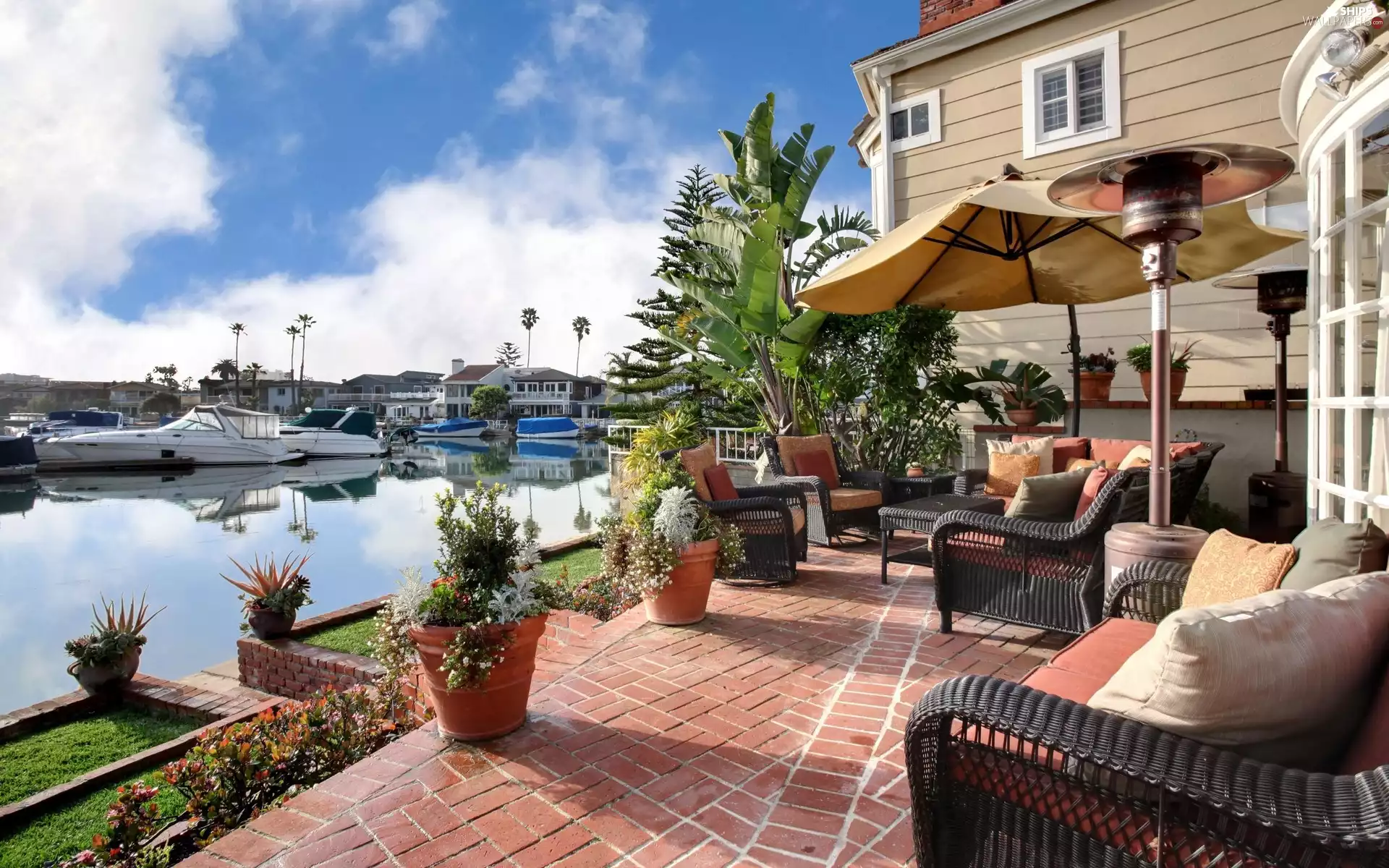 Hotel hall, canal, vessels, terrace