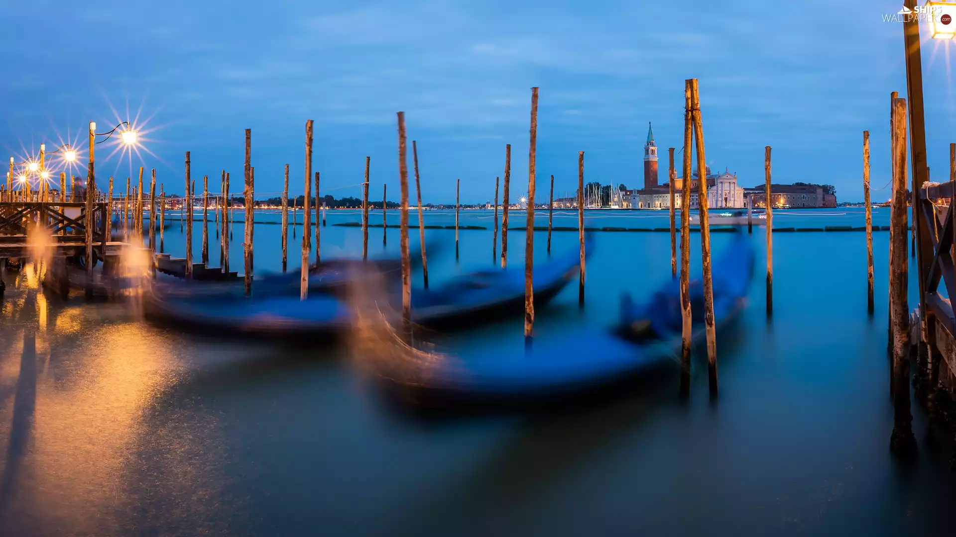 canal, fuzzy, Venice, Italy, lanterns, boats