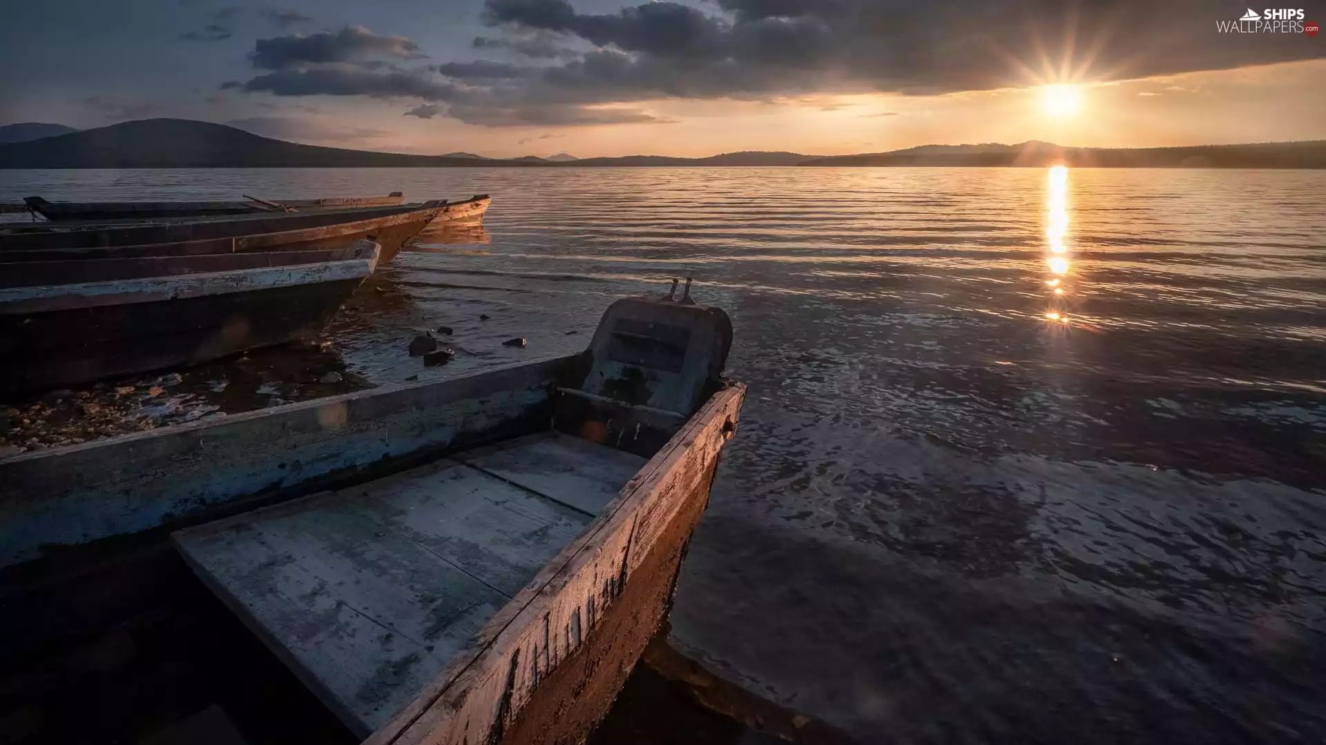 lake, Mountains, Great Sunsets, boats