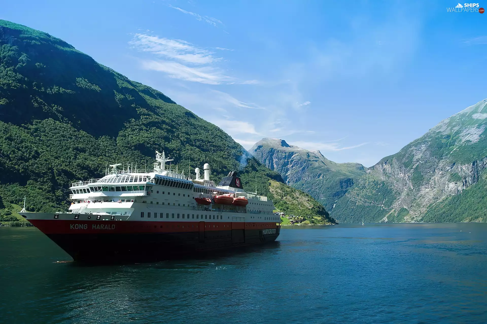 Mountains, Fiord Geiranger, Norway, Kong Harald Ship