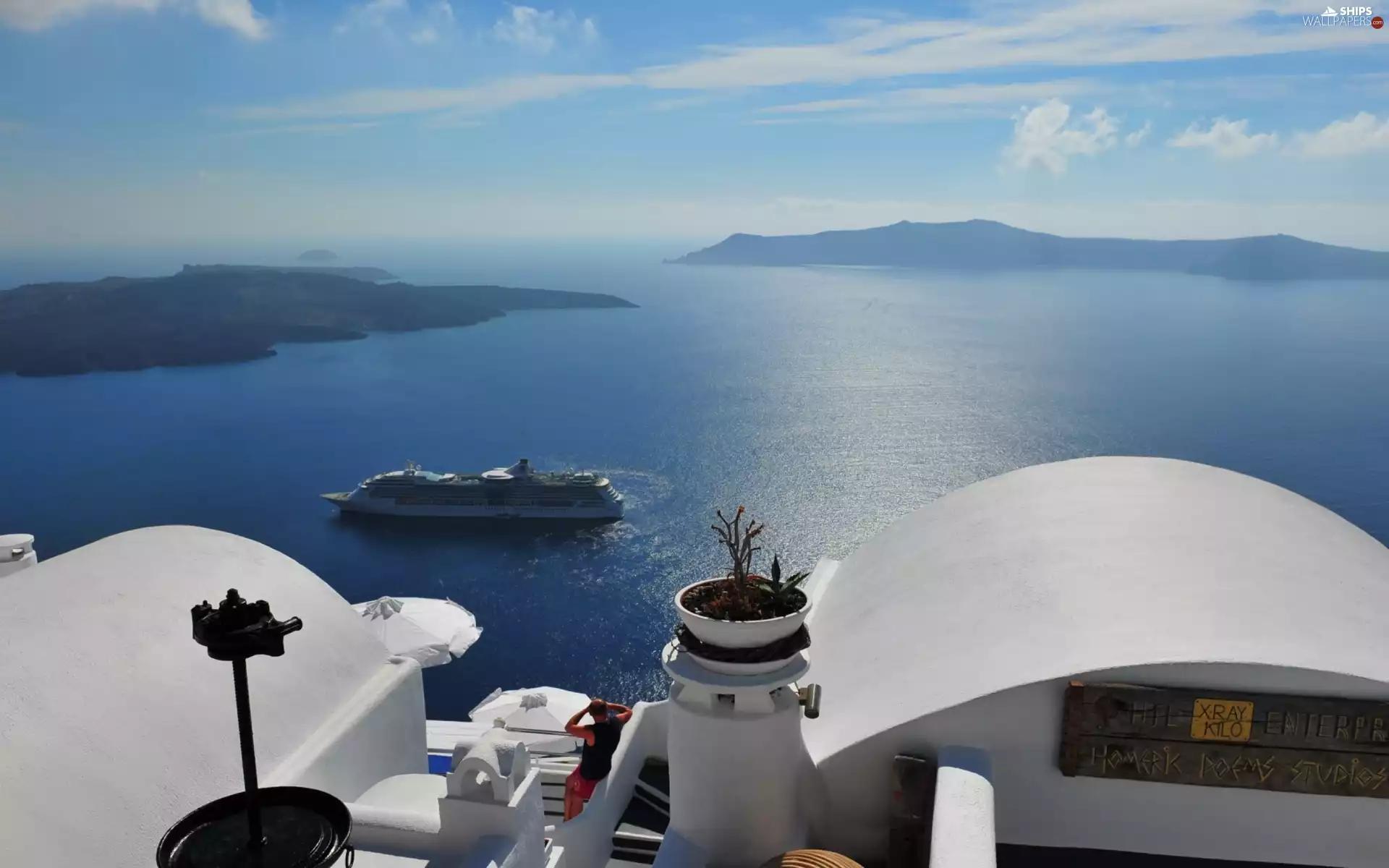 santorini, Ship