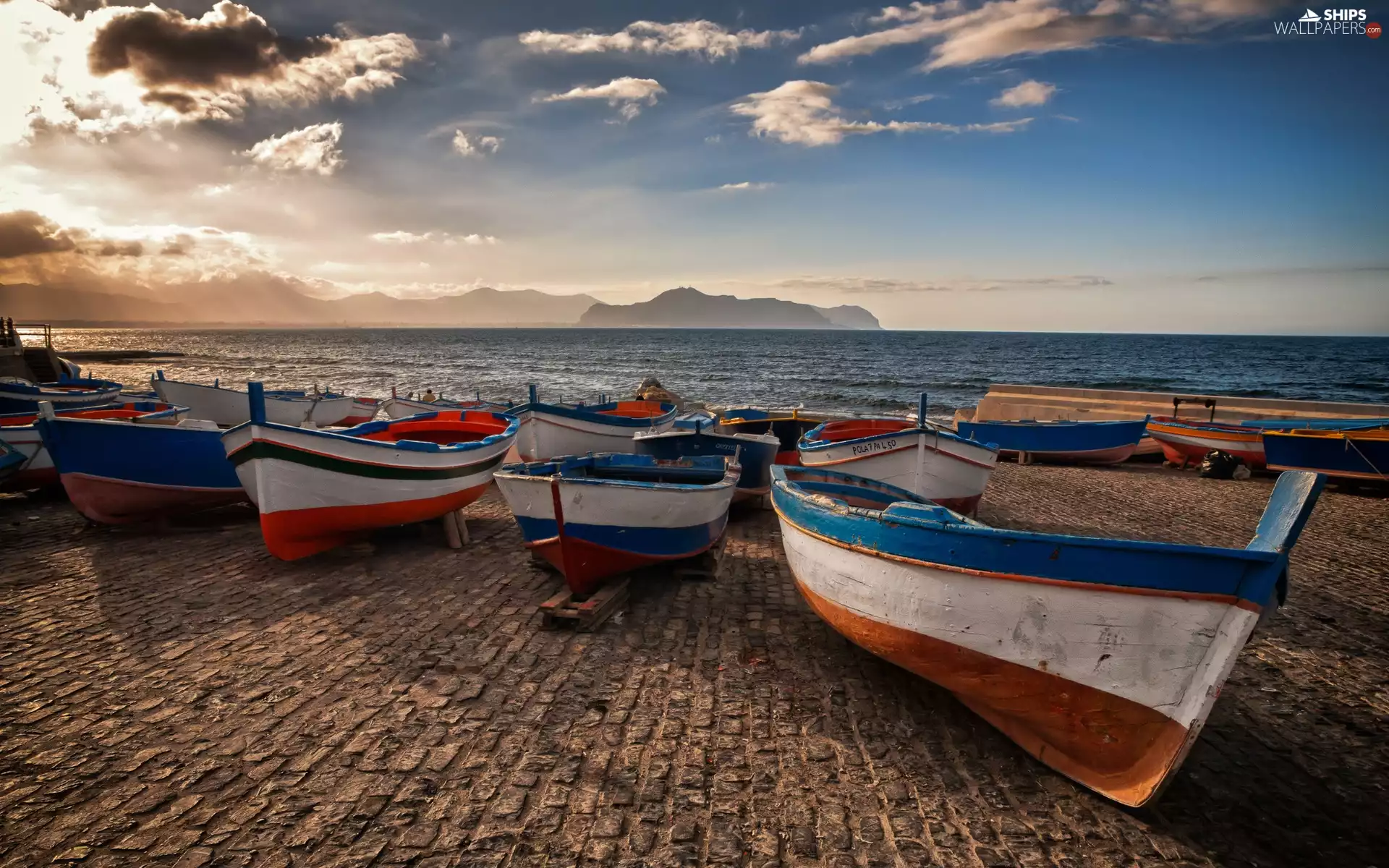 Italy, lake, Boats, Sicilia