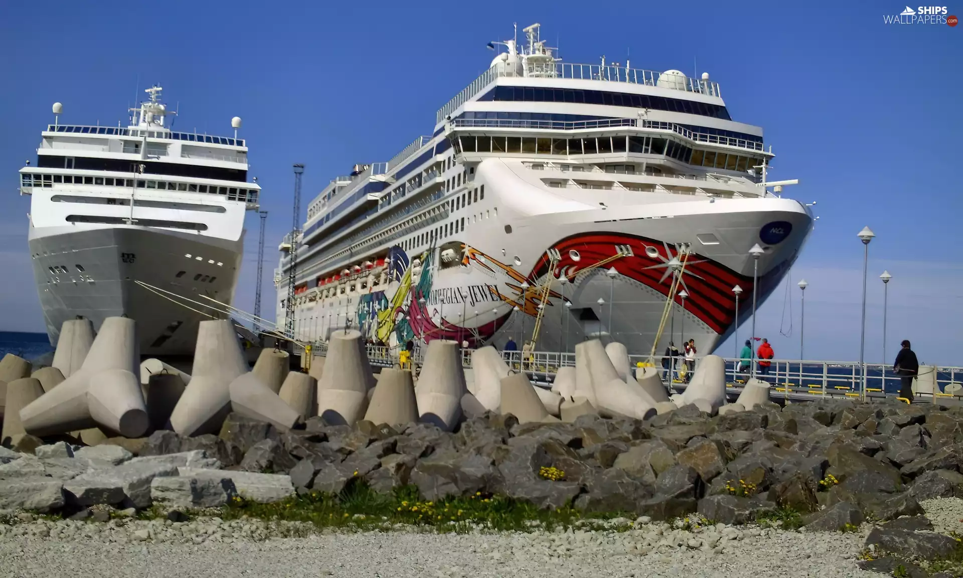 Star of the blocks, coast, vessels, passengers, Two cars
