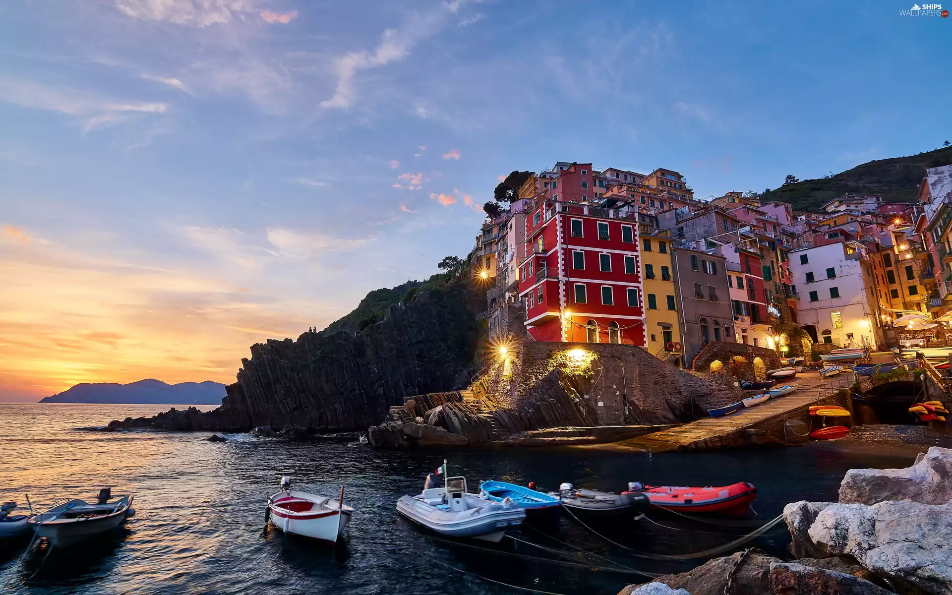 rocks, Cinque Terre, Riomaggiore, boats, Houses, Italy, place, Great Sunsets, Gulf, sea