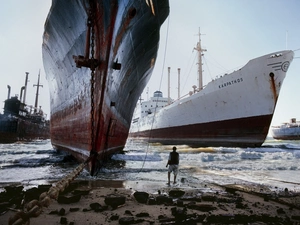 Beaches, vessels, scrapping