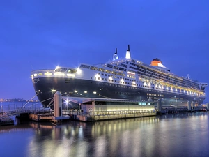 Queen Mary 2, port