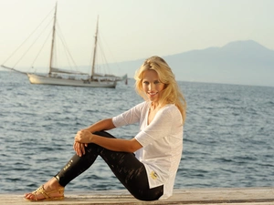 Luisana Lopilato, sea, sailing vessel, Smile