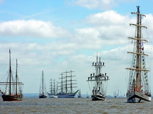 Sky, sea, sailboats