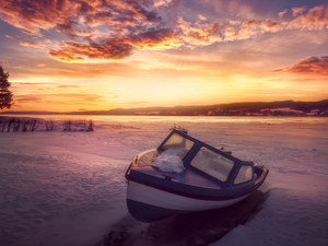 snow, trees, Motor boat, viewes, clouds, lake, winter, Great Sunsets